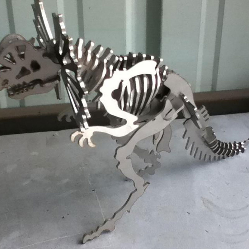 פסל דינוזאור חריטת לייזר