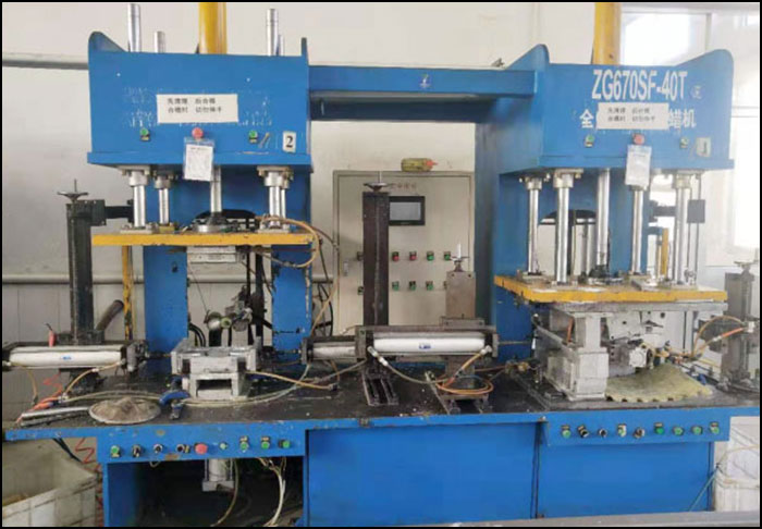 Automatic wax injection machine