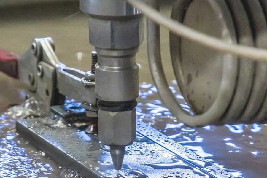 How to combine pressure and power in waterjet cutting to maintain the best cutting performance