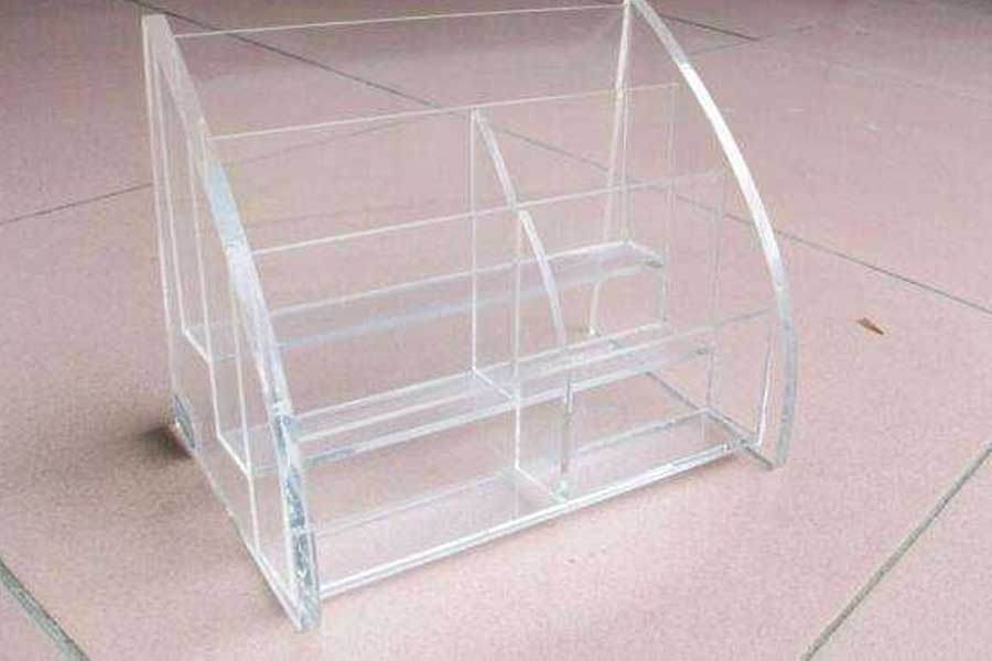 The difference between plexiglass and ordinary glass, is plexiglass plastic?