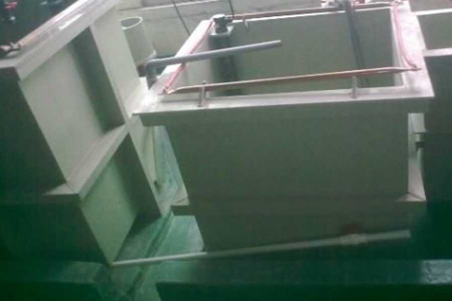 Causes of bubbles in the electroplating bath