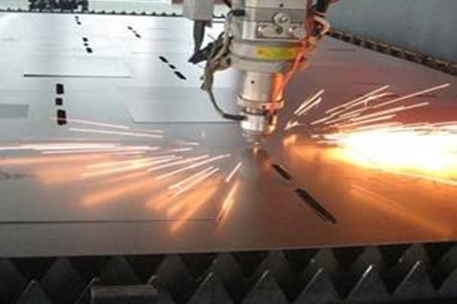 The new CO2 laser beam cutting technology is more suitable for cutting hard or brittle materials!